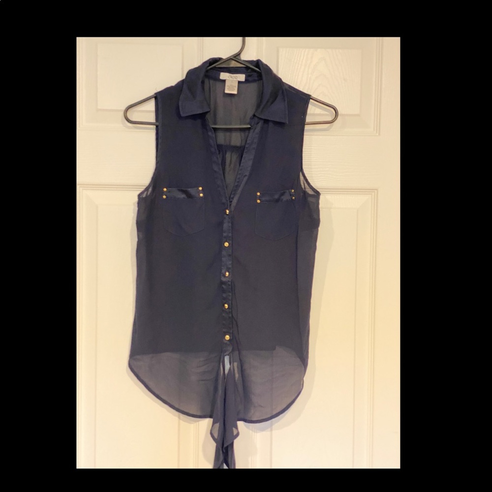 Cache sleeveless button down blouse